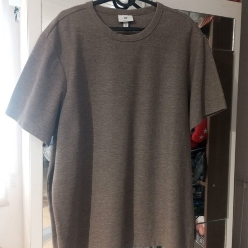 H&M gold T-shirt, large, new