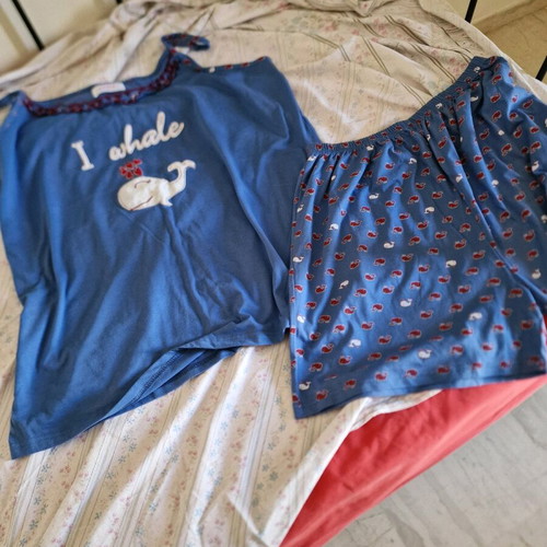 Sleepwear set with tank top and shorts, new, Comfort brand