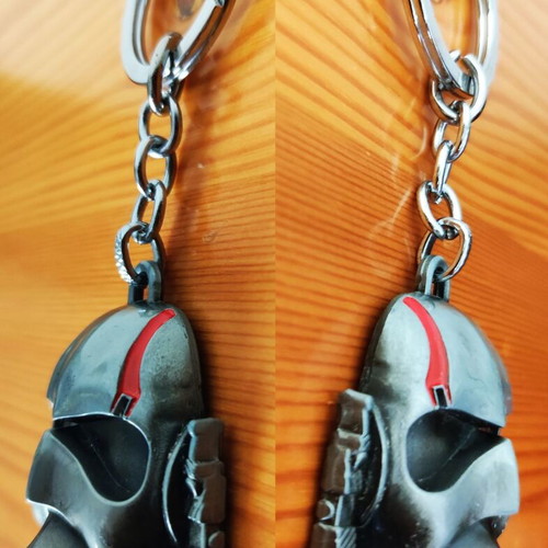 Ant-Man 2015 collectible 3D keychain Marvel new, red and silver