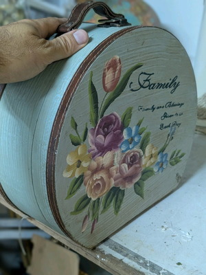 Βαλιτσάκι καπελιέρα μεταχειρισμένο vintage τυρκουάζ με δερμάτινες λεπτομέρειες