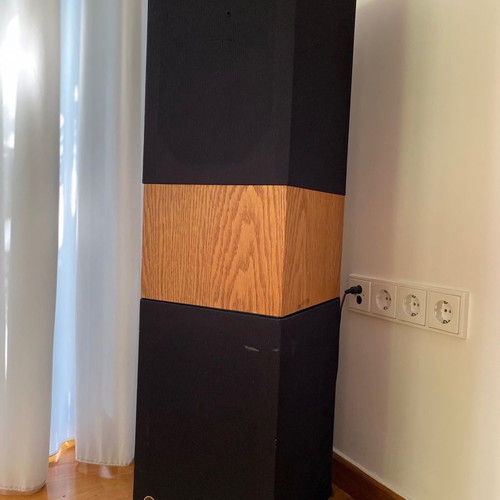 KLH speakers used with solid wood frame