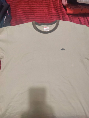 NIKE T-SHIRT XL SIZE
