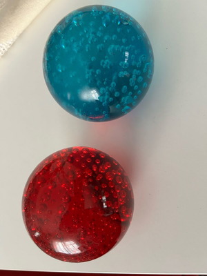 Decorative balls like new, set of 2 pieces