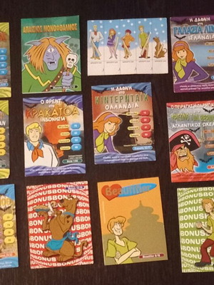 Scooby-Doo collectible cards like new, 124 pieces