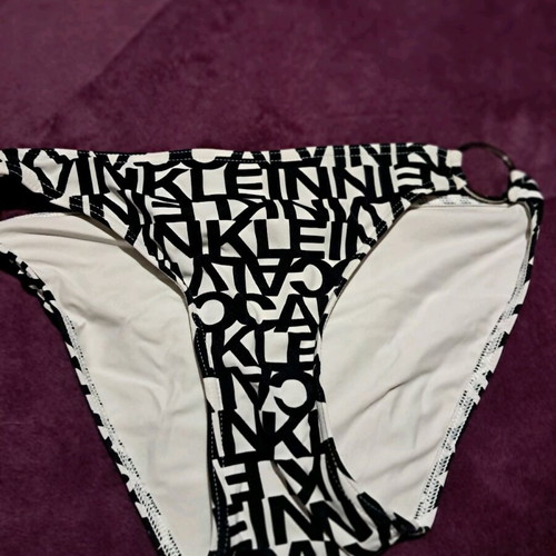 Calvin Klein bikini set with Calzedonia pareo size M like new