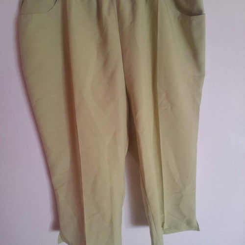 Capri pants like new, women's XXXL, light olive green