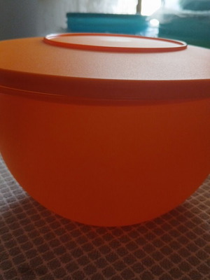 Tupperware 2.5 liters new