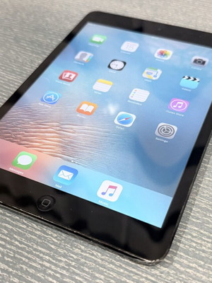 iPad mini 1st Generation A1432 tablet, 16GB