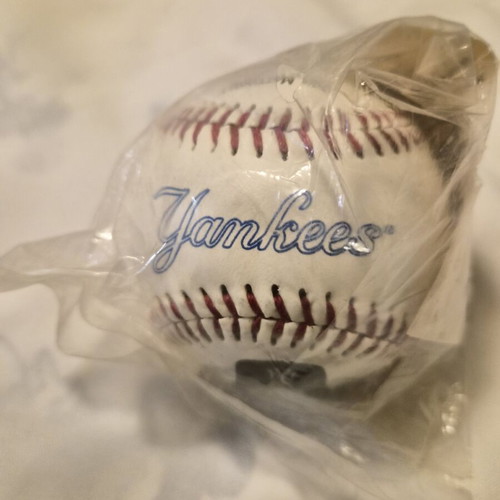 Burger King Fotoball Don Mattingly New York Yankees 1996 baseball ball new