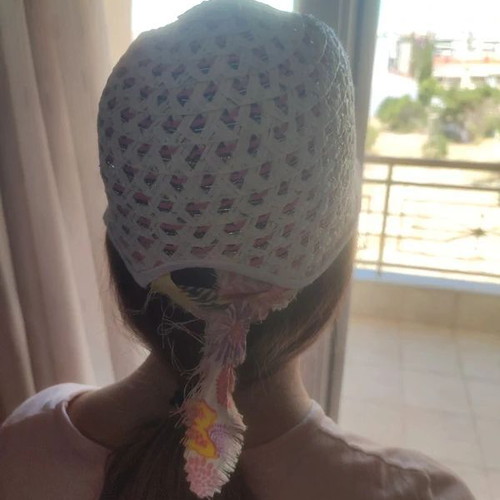 Children's hat with flowers used, size L, straw mesh and floral brim