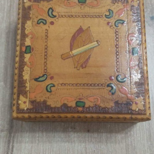 Wooden handmade tobacco box used, square 11cm