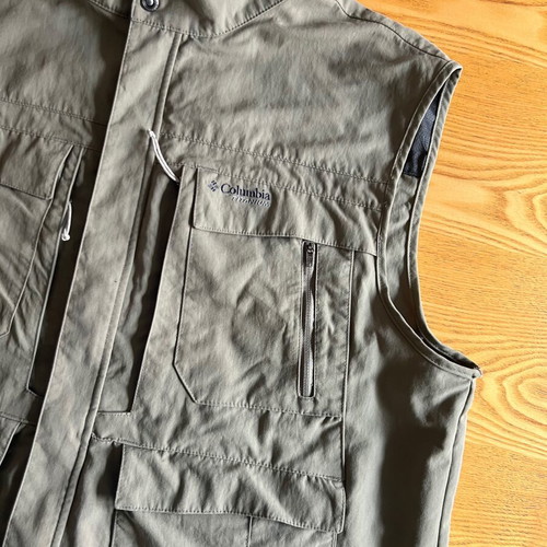 Columbia sleeveless jacket khaki XXL like new