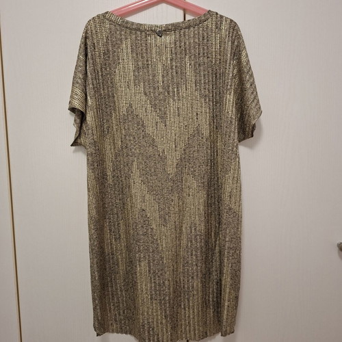 Enzzo blouse new, size small, gold color