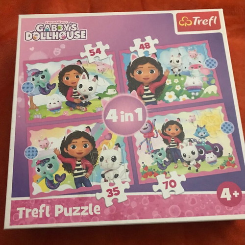 Gubbys Dollhouse board games and puzzles like new