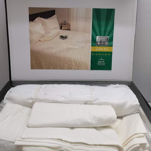 Carven bridal quilt used