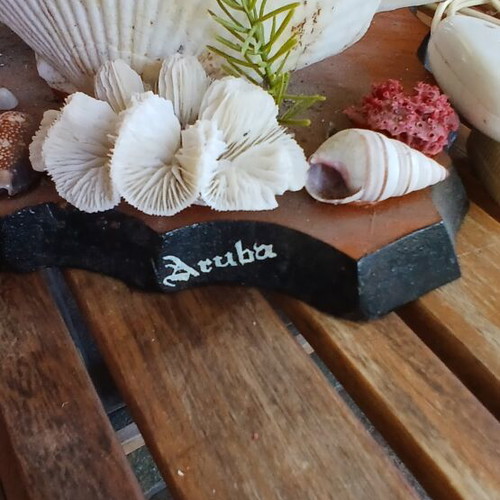 Decorative lamp with seashells from Aruba, vintage