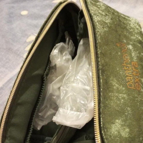 Toiletry bag green with shower gel gift like new