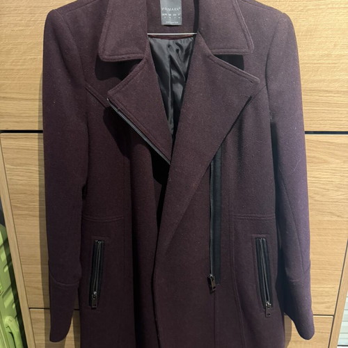 Primark winter coat like new, eggplant with black details
