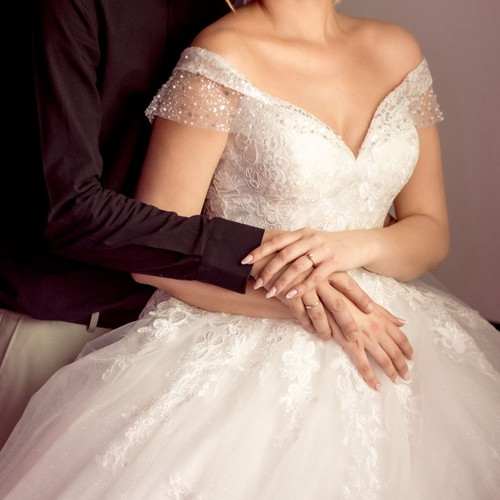 Shein wedding dress used, size M, white with sequins and lace