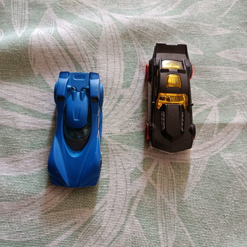 Hot Wheels Scoopa Di Fuego & Drift Rod cars used