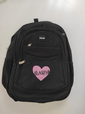 Σχολική τσάντα Black Pink σαν καινούργιο με ανατομική πλάτη και πολλαπλές θήκες με φερμουάρ