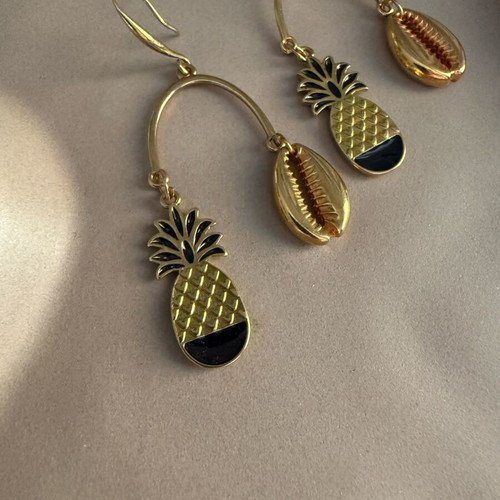 Zara summer earrings with shell and pineapple like new, gold color