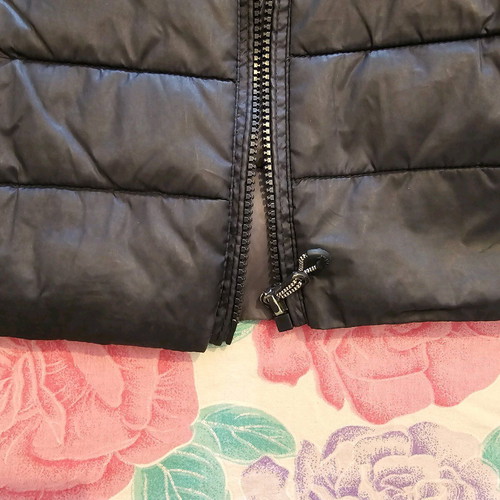 Only Tahoe Puffer Jacket with Hood XS like new, black