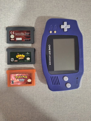 Game Boy Advance bundle like new with 3 games including Pokemon FireRed reproduction