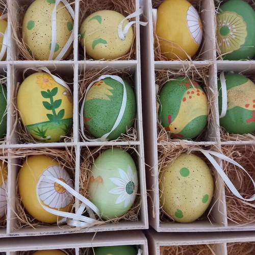 Easter natural eggs hand-painted like new, pack of 33 with box