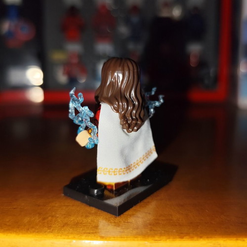 Mary Bromfield Lady Shazam minifigure like new with accessories