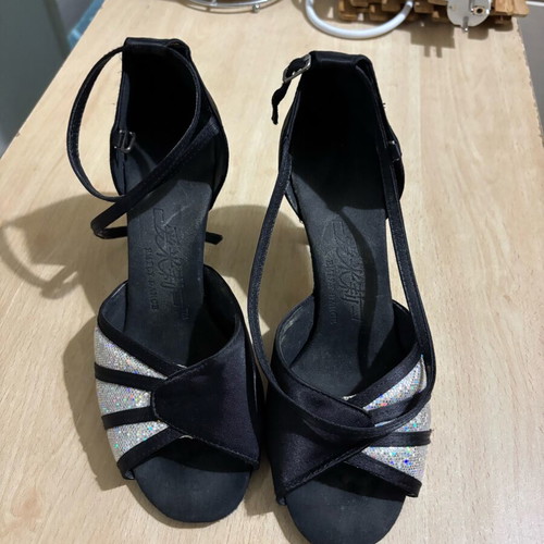 Latin women's shoes size 39 used