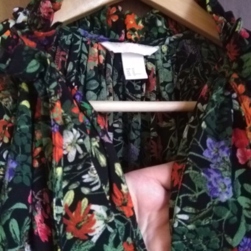 H&M crepe dress like new with ruching and ties M\L multicolor
