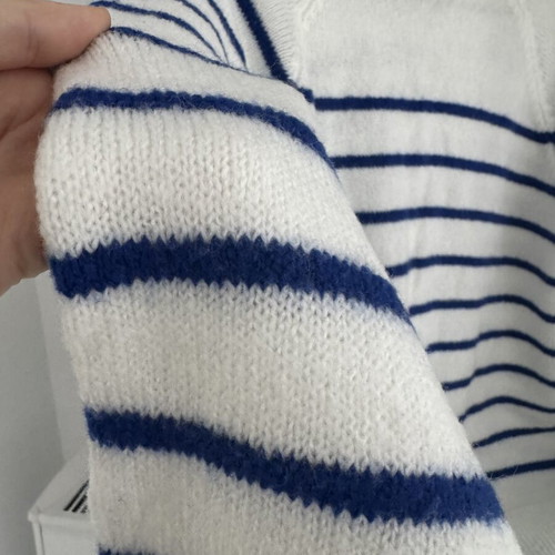 Bianco Lucci striped knit sweater one size like new, white and blue
