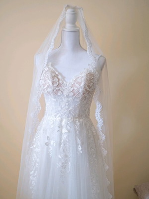 Demetrios wedding dress used, size S 36 8