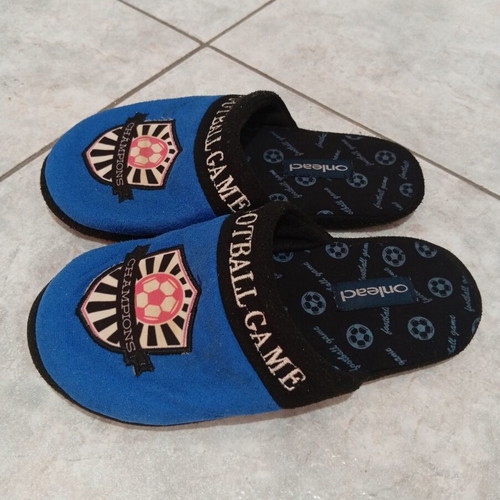 Children's slippers size 32, blue