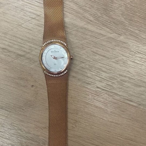 Skagen Denmark Watch like new, pink gold with stones