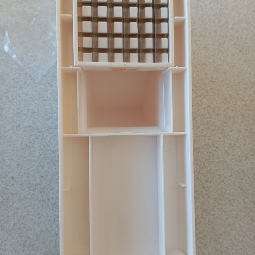 Leifheit vegetable cutter like new with non-slip base