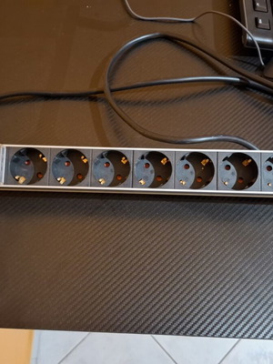 Power Strip 7-Position for 19" Rack with Safety Switch New