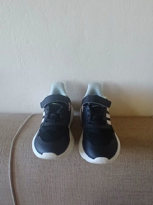 Αθλητικά Adidas Cloudfoam μαύρα, νούμερο 35
