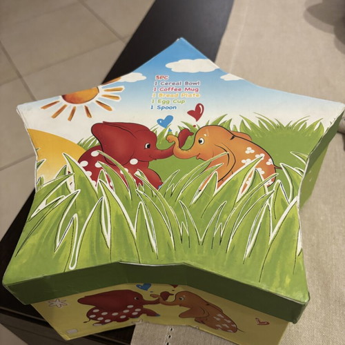 Children's porcelain dining set 5 pieces new with jungle animal box