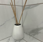 White Bombe Diffuser with Sticks like new