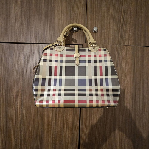 Gongca Checked Shoulder and Handbag with Gold Details like new