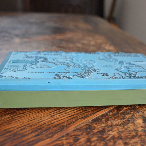 Plastic Geography Case 1960-70 with Country-Capital Matching like new