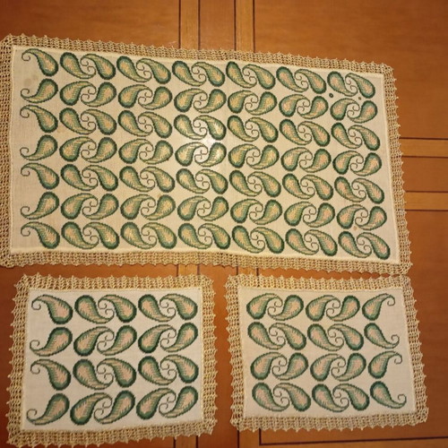 Handmade embroidery set with two small pieces, like new