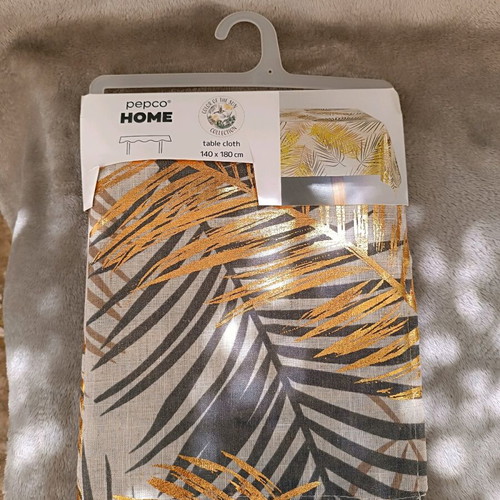 Tablecloth new, rectangular fabric with grey, beige and gold leaves 140x180
