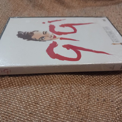 Gigi DVD like new with subtitles