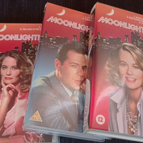 Moonlighting (He, She And The Mysteries) VHS like new, English edition