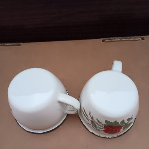 Set of 2 small metal cups used