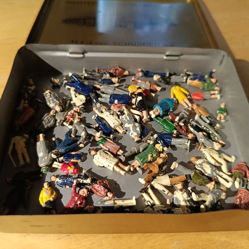 Marklin & Faller train model accessories and buildings for collectors