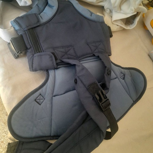 Baby carrier like new in excellent condition
